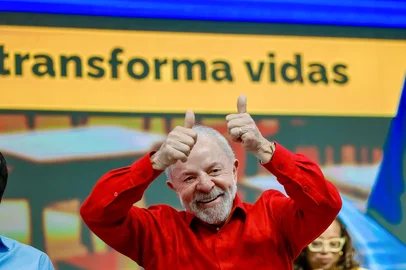 Presidente da RepÃºblica, Luiz InÃ¡cio Lula da Silva, durante a cerimÃ´nia de comemoraÃ§Ã£o pelo Dia dos Professores e de anÃºncios relativos ao Programa Mais Professores para o Brasil. Arena Carioca 2, Parque OlÃ­mpico â Rio de Janeiro (RJ)Foto: Ricardo Stuckert / PR<!-- NICAID(16146820) -->