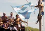 Desfile dos campeões termina mais cedo após invasões e sustos na Argentina