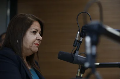 19/09/2022 - PORTO ALEGRE, RS - Entrevista da candidata a governadora no estúdio principal da Rádio Gaúcha (foto) e entrevista para a série Pingue-pongue (vídeo), que faz parte do projeto de eleições, no estúdio de foto de GZH. FOTO: Lauro Alves / Agência RBS<!-- NICAID(15209963) -->