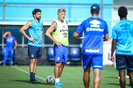 O centroavante Diego Costa e o técnico Renato Portaluppi em treino do Grêmio no CT Luiz Carvalho.<!-- NICAID(15683738) -->