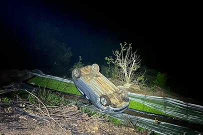  Homem que matou três pessoas da mesma família capotou carro ao chegar na propriedade das vítimas, em Santa Cruz do Sul.// <!-- NICAID(16291607) -->