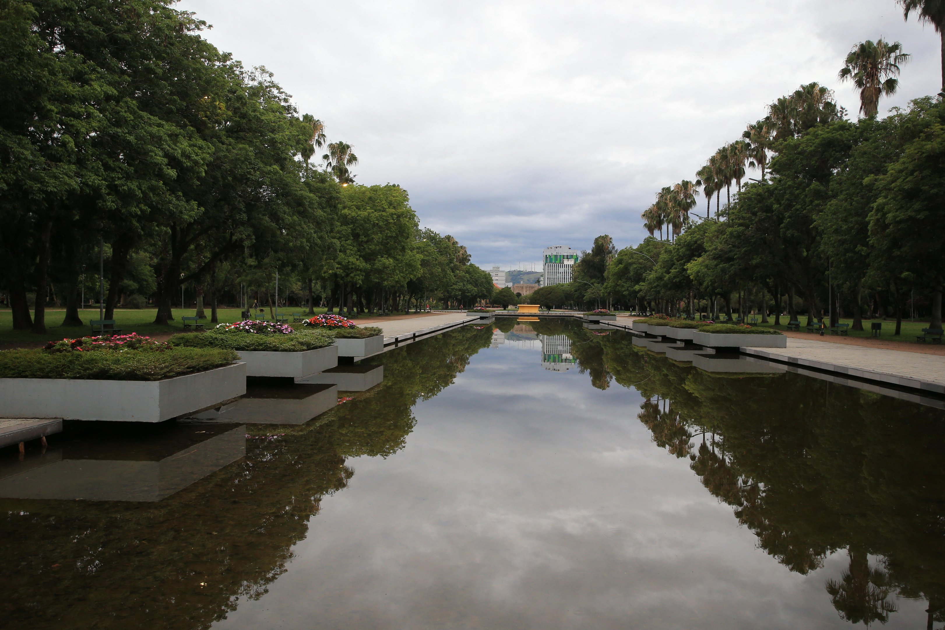 Queda de granizo e tempestade: Inmet emite tr&ecirc;s alertas meteorol&oacute;gicos para o RS no Natal