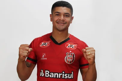 Carlos Insaurriaga / Divulgação GEB Denilson ex-São Paulo no Brasil de Pelotas em 2021<!-- NICAID(16244987) -->