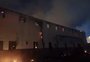 VÍDEO: incêndio destrói prédio de antigo motel em Caxias do Sul