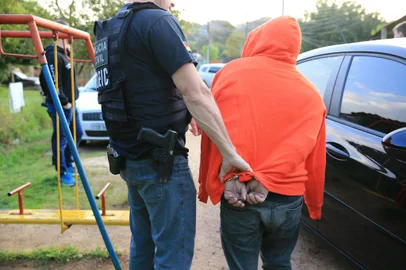 Porto Alegre, RS, Brasil, 01/09/2022 - Polícia Civil do DEIC faz operação em Porto Alegre e grande Porto Alegre para prender ladrões de carros de luxo - Foto: Ronaldo Bernardi/Agência RBS<!-- NICAID(15193420) -->