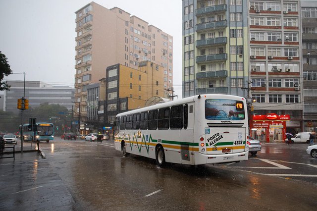 Porto Alegre, RS, Brasil - 28/04/2022 - Locais de Porto Alegre com mais atropelamentos por ônibus. Na foto: Av. Osvaldo Aranha (Foto: Anselmo Cunha/Agência RBS)<!-- NICAID(15080986) -->