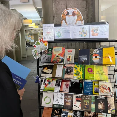 Biblioteca Pública Dr. Demetrio Niederauer promove doação de livros em celebração ao Mês do LivroAção chega a sua terceira edição e busca ampliar o acesso à leitura e à culturaA Secretaria Municipal da Cultura (SMC), por meio da Biblioteca Pública Dr. Demetrio Niederauer, promove, entre os dias 7 e 10 de abril de 2025, mais uma edição da doação de livros para a comunidade. A iniciativa tem como objetivo incentivar o hábito da leitura e democratizar o acesso à cultura por meio da distribuição gratuita de exemplares. Os livros estarão disponíveis no saguão da Casa da Cultura, das 8h30 às 16h30.<!-- NICAID(16012026) -->