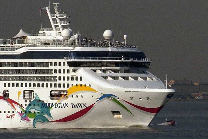 US-CRUISE SHIP-NORWEGIAN DAWNThe cruise ship Norwegian Dawn arrives to New York 18 April, 2005, after making an unscheduled stop in Charleston, South Carolina for repairs due to a large wave that battered the ship 16 April. A freak wave towering a reported 21 meters (70 feet) struck the luxury cruise ship in the mid-Atlantic, forcing the 2,200-passenger capacity ship to port for repairs in South Carolina over the weekend. The 294-meter (965 feet) Norwegian Dawn was sailing for New York from Miami and the Bahamas when the wave struck late 15 April, smashing two windows and flooding 62 cabins, said Norwegian Cruise Lines, the ship's owner. Four passengers were injured with cuts and bruises. "The safety and integrity of the ship was in no way compromised by this incident," the company said in a statement. The US Coast Guard escorted the ship into port for repairs in Charleston, South Carolina, where some passengers disembarked and were flown home.  AFP PHOTO/HO/USCG (Photo by PO MIKE LUTZ / USCG / AFP)Editoria: DISLocal: New YorkIndexador: PO MIKE LUTZSecao: transport accidentFonte: USCG<!-- NICAID(15689998) -->