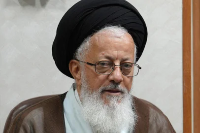 Iranian Supreme Leader Ali Khamenei's representative in Iraq, Sayed Mojtaba al-Hosseini, attends a vigil in Iraq's Shiite holy city of Najaf, following the assassination of a Hamas leader and victims of strikes in Lebanon and Iraq, on August 1, 2024. Iran held a funeral ceremony with calls for revenge after the killing in Tehran of Hamas political chief Ismail Haniyeh in a strike blamed on Israel. (Photo by Qassem al-KAABI / AFP)Editoria: WARLocal: NajafIndexador: QASSEM AL-KAABISecao: societyFonte: AFPFotógrafo: STR<!-- NICAID(15880380) -->