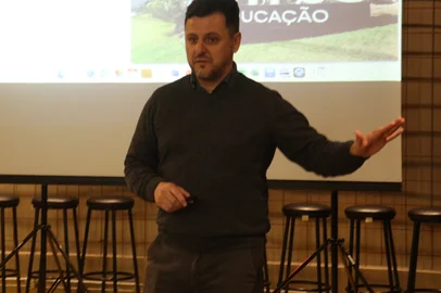 Atitus Educação lança vestibular de verão. Vinícius Severo vp de mercado da Atitus Educação