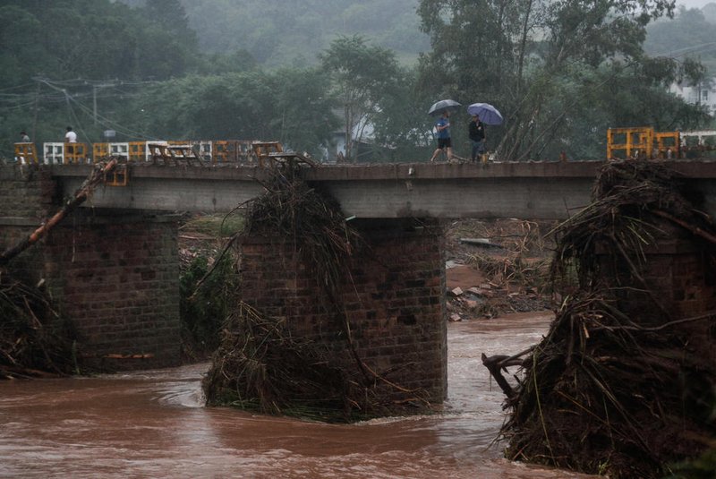 SINIMBU, RS, BRASIL - 02/05/2024 - A situação do município de Sinimbu, devastada pelas fortes tempestades que ocasionaram na cheia do Rio Pardinho. FOTO: JONATHAN HECKLER, AGÊNCIA RBS<!-- NICAID(15751675) -->