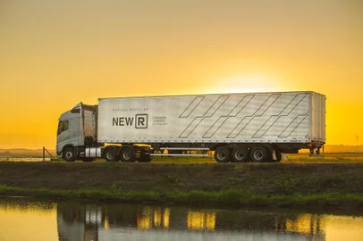 Furgão Modular New R, da Randon, chega ao mercado mais leve e com diferenciais que otimizam a rentabilidade do transportador<!-- NICAID(15744117) -->