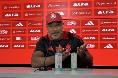 2025-03-14 Coletiva Roger Machado. Foto Ricardo Duarte/Internacional<!-- NICAID(15995575) -->