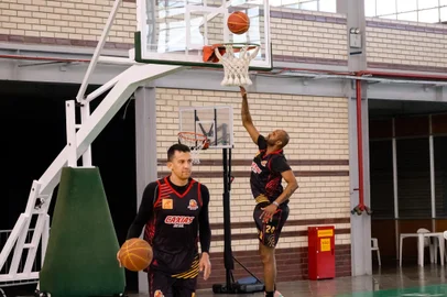 Treinamento do Caxias Basquete na preparação para o NBB 16.<!-- NICAID(15560153) -->