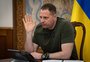 Chefe de gabinete de Zelensky liga para Celso Amorim; governo ucraniano busca apoio para realizar cúpula pela paz