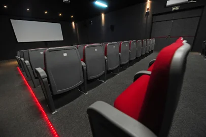CAXIAS DO SUL, RS, BRASIL, 02/06/2023. Sala de Cinema Ulysses Geremia, no Centro de Cultura Ordovás. matéria sobre a Lei Paulo Gustavo, com ênfase na distribuição de recursos para o fomento de produções audiovisuais. Neste espaço, na sala de cinema, vão ocorrer duas escutas ativas sobre a Lei Paulo Gustavo, nos dias 6 e 7 de junho. (Porthus Junior/Agência RBS)Indexador: Porthus Junior                  <!-- NICAID(15446123) -->