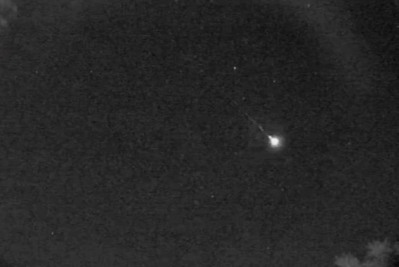Imagens mostram momento que meteoro cruza o céu da região das Missões<!-- NICAID(15583120) -->