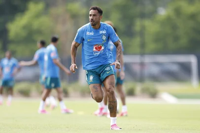 Rafael Ribeiro / CBF,Divulgação Treino da Seleção Brasileira no CT Columbia Park, em Morristown, Nova Jersey (EUA). Na foto, o zagueiro/lateral Danilo.<!-- NICAID(16303805) -->