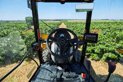 Fuse Guide: novo piloto automático elétrico da Massey Ferguson<!-- NICAID(15462338) -->