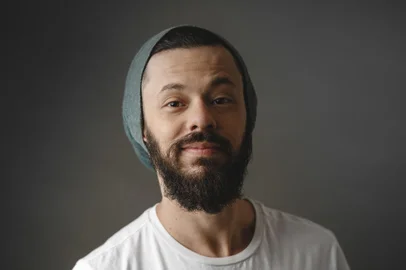 Nando Viana vai apresentar o espetáculo Coloca o Cinto Que a Viagem Vai Ser Longa no POA Comedy Club, em Porto Alegre.<!-- NICAID(14843430) -->