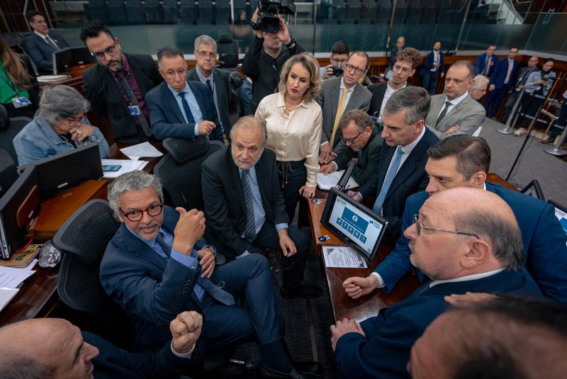 Deputados articulam convite à bancada federal gaúcha e ao relator da reforma tributária, Aguinaldo Ribeiro, para reunião na Comissão de Finanças, na quinta-feira (30).<!-- NICAID(15611103) -->