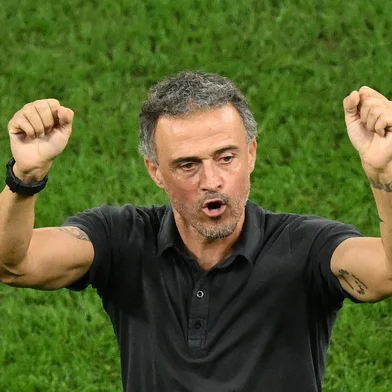 Spain's coach #00 Luis Enrique reacts at the end of the Qatar 2022 World Cup round of 16 football match between Morocco and Spain at the Education City Stadium in Al-Rayyan, west of Doha on December 6, 2022. (Photo by Glyn KIRK / AFP)Editoria: SPOLocal: DohaIndexador: GLYN KIRKSecao: soccerFonte: AFPFotógrafo: STR<!-- NICAID(15394791) -->