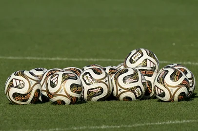 Trionda Final balls are pictured in an Argentina's training session at Sporting KC Training Centre in Kansas City on July 12, 2026, during the 2026 World Cup football tournament. (Photo by JUAN MABROMATA / AFP)<!-- NICAID(16326022) -->