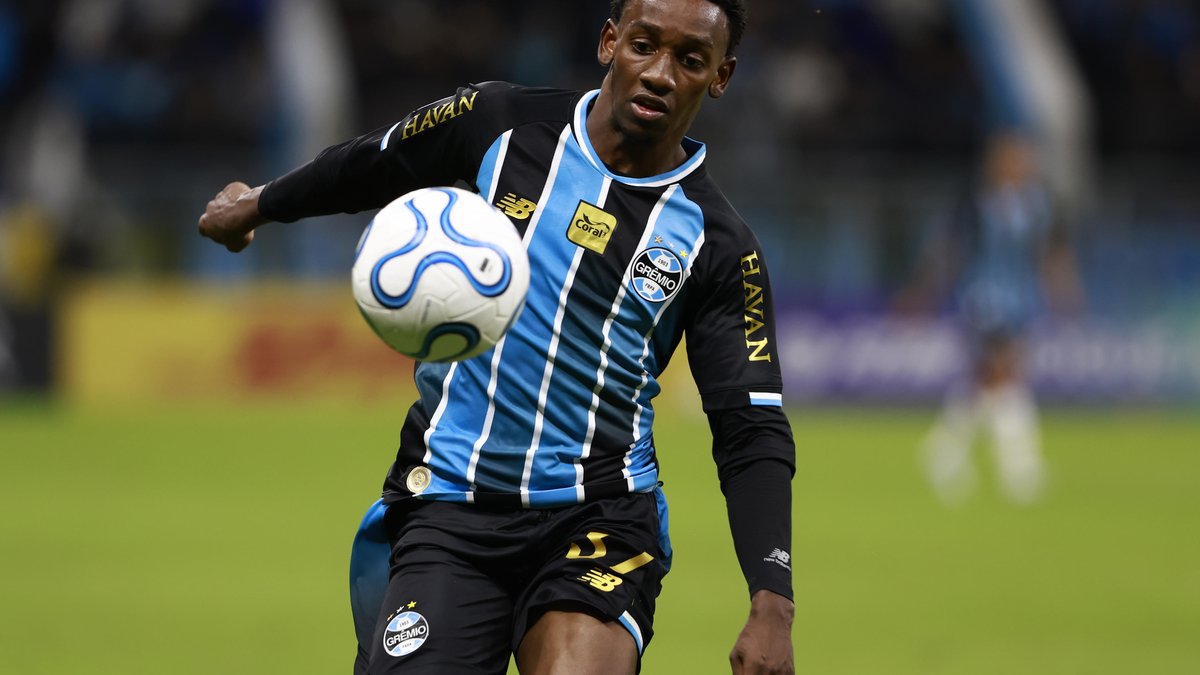 Grêmio recebe nova proposta do Shakhtar Donetsk por Gabriel Mec