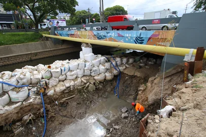 Obras de recuperação do talude do Arroio Dilúvio e ciclovia da Avenida Ipiranga, em Porto Alegre. - Foto: Luciano Lanes / PMPA/DivulgaçãoIndexador: Alex Rocha<!-- NICAID(16013674) -->