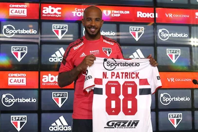 Patrick foi apresentado pelo São Paulo nesta sexta-feira. <!-- NICAID(14996198) -->