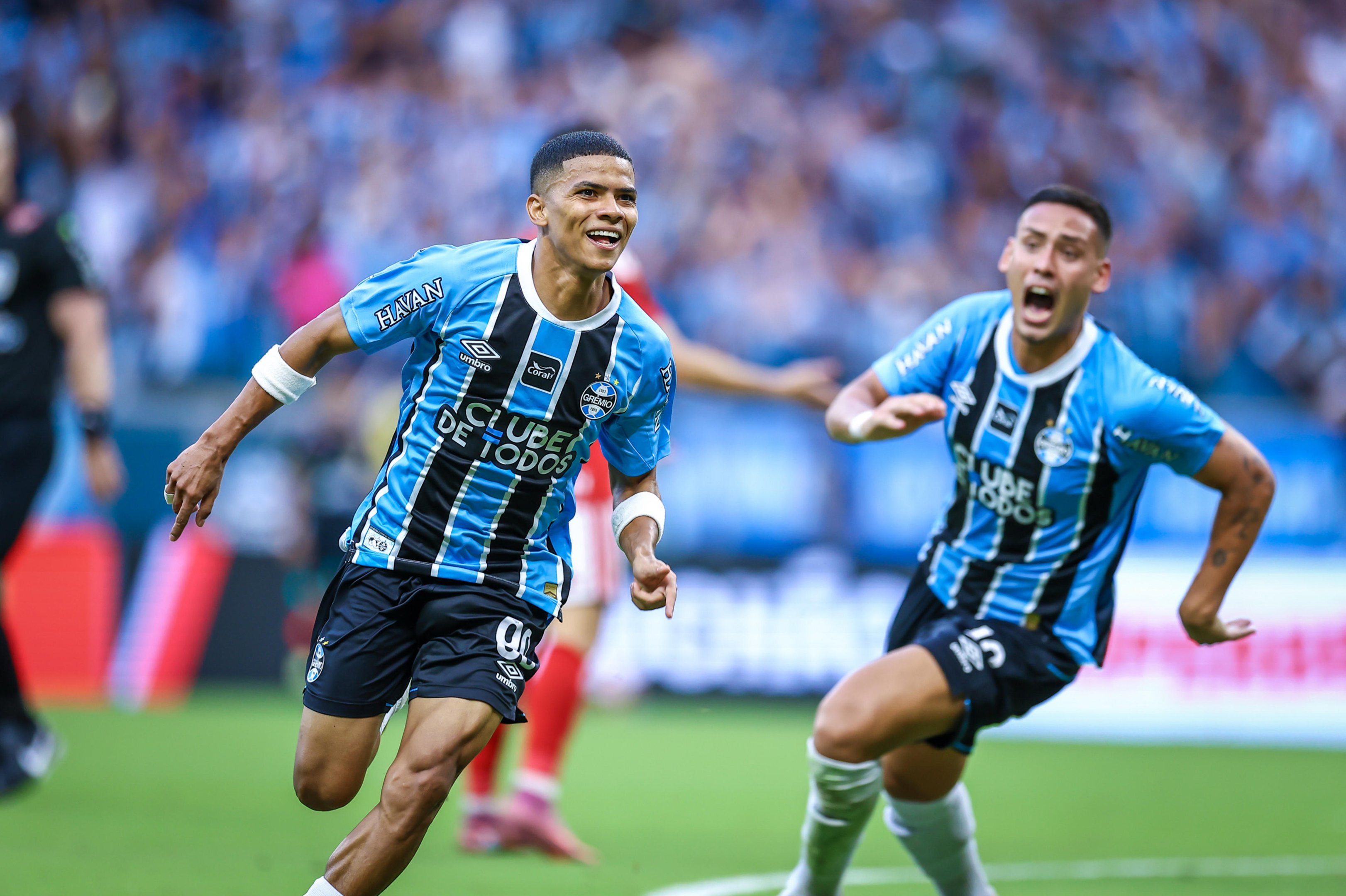 Enamorado relembra primeiro treino no Gr&ecirc;mio: "Pareceu durar uma eternidade"
