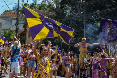 CAXIAS DO SUL, RS, BRASIL, 01/03/2025. Bloco da Ovelha acontece no sábado em Caxias Do Sul. Dia de sol e calor, celebrando os dez anos do carnaval. (Neimar De Cesero/Agência RBS)Indexador: Neimar De Cesero<!-- NICAID(15986601) -->