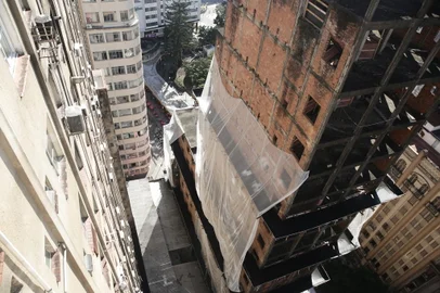 PORTO ALEGRE, RS, BRASIL - 2024.04.19 - Esqueletão envelopado. FOTO: ANDRÉ ÁVILA, AGÊNCIA RBS<!-- NICAID(15739967) -->