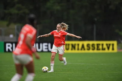 Isa Hass zagueira do Inter<!-- NICAID(15126772) -->