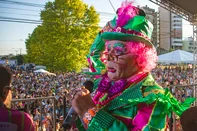 Bastiana, personagem do ator Davi Souza, no Bloco da Velha<!-- NICAID(16204873) -->