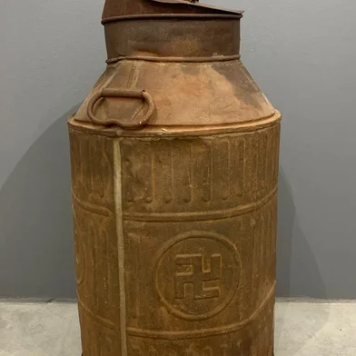 *A PEDIDO DE ANDRÉ MALINOSKI* Objeto com suástica pertencente ao acervo do Museu Alcir Philippsen, de Santo Cristo, está sendo pesquisado - Foto: Bruno Rafael Machado/Prefeitura de Santo Cristo<!-- NICAID(15208249) -->
