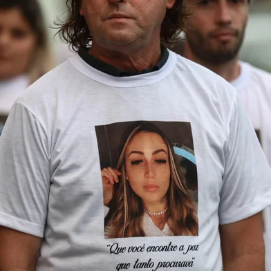 PORTO ALEGRE, RS, BRASIL - 2024.11.22: Família e amigos se reunidos em missa e ato em homenagem a Camila Lopes, vitima de bala perdida. (Foto: Renan Mattos/ Agência RBS)<!-- NICAID(15919751) -->