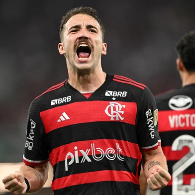 Flamengo's defender Leo Ortiz celebrates after scoring during the Copa Libertadores group stage first leg football match between Brazil's Flamengo and Chile's Palestino at the Maracana Stadium in Rio de Janeiro, Brazil, on April 10, 2024. (Photo by MAURO PIMENTEL / AFP)Editoria: SPOLocal: Rio de JaneiroIndexador: MAURO PIMENTELSecao: soccerFonte: AFPFotógrafo: STF<!-- NICAID(15891734) -->