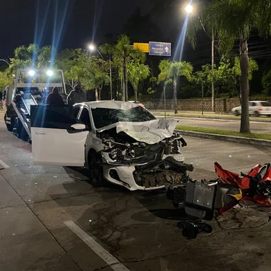 Motociclista morre em acidente na Avenida Salvador França em Porto Alegre<!-- NICAID(16162685) -->