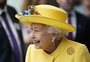 Dos conjuntos coloridos às bolsas clássicas: como a rainha Elizabeth II se tornou um ícone de estilo