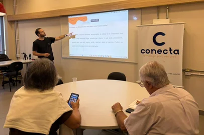 Frederico Feijó / Agencia RBS Escola de Pelotas ajuda público 50+ a aprender tecnologia e inteligência artificial<!-- NICAID(16283333) -->