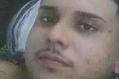 Lucas Lopes Laureano, conhecido como Dumbinho, 19 anos, foi preso ontem e estava foragido desde janeiro por suspeita de envolvimento na morte de uma adolescente de 12 anos.<!-- NICAID(14743063) -->