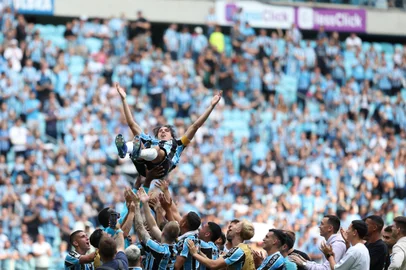 Partida entre Grêmio e Corinthians, na Arena, em Porto Alegre pela 38ª rodada do Campeonato Brasileiro.Foto: Jefferson Botega/Agencia RBS.Indexador: jeff botega<!-- NICAID(15931401) -->
