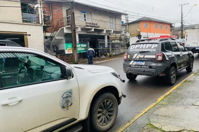 Homem é morto a tiros dentro de mecânica no bairro São Caetano, em Caxias do Sul<!-- NICAID(15810450) -->