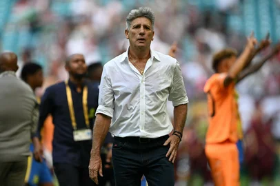 Fluminense's Brazilian head coach Renato Gaúcho gestures at the end of the FIFA Club World Cup 2025 Group F football match between South Africa's Mamelodi Sundowns and Brazil's Fluminense at the Hard Rock stadium in Miami on June 25, 2025. (Photo by CHANDAN KHANNA / AFP)<!-- NICAID(16067407) -->
