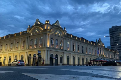 O Rio Grande do Sul segue com previsão de temporais e possíveis transtornos para esta quarta-feira (3). As áreas de maior atenção são o Oeste, a Campanha, o Sul e parte do Noroeste e da Região Central, onde há maior risco de tempestades com volumes significativos.<!-- NICAID(16115793) -->