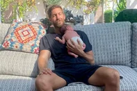 Primeiro filho do DJ Calvin Harris, Micah nasceu no dia 20 de julho.<!-- NICAID(16094525) -->