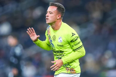 Puebla's Brazilian forward #02 Gustavo Ferrareis celebrates after scoring during the Liga MX Clausura football match between Monterrey and Puebla at the BBVA Stadium in Monterrey, Nuevo Leon State, Mexico on January 12, 2025. (Photo by Julio Cesar AGUILAR / AFP)Editoria: SPOLocal: MonterreyIndexador: JULIO CESAR AGUILARSecao: soccerFonte: AFPFotógrafo: STR<!-- NICAID(15984467) -->