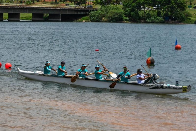 Karawara, equipe de canoagem polinésia brasileira de mulheres na categoria Master 50+.<!-- NICAID(15656737) -->