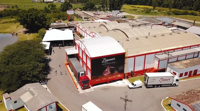 Frigorífico Zimmer / YouTube / Reprodução